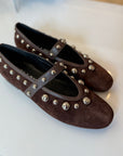 STUDDED FLAT