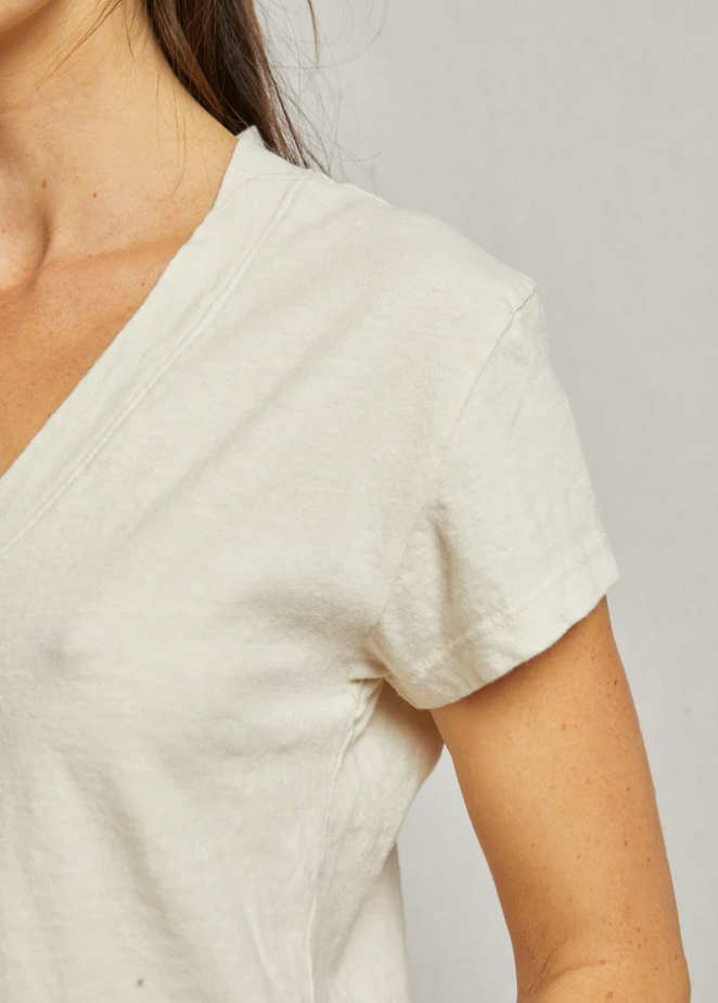 ALANIS VNECK