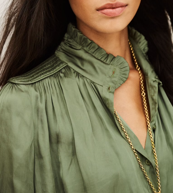 TURTLE NECK BLOUSE