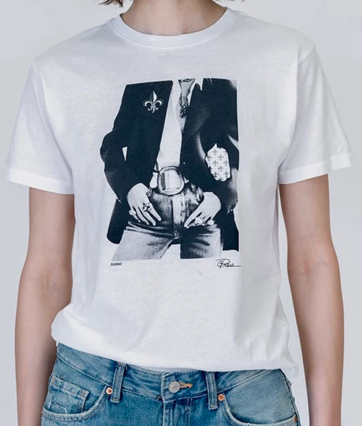 ICONIC TEE