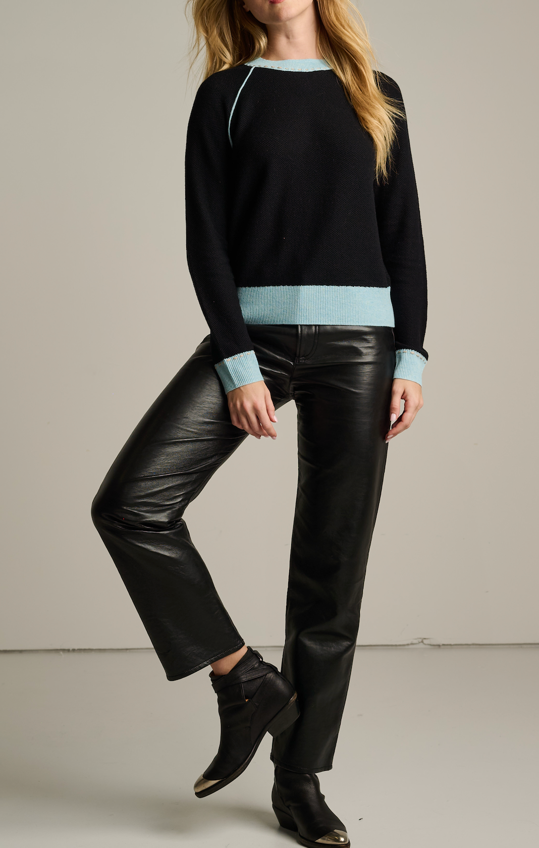 STITCHIN' SWEATER (MORE COLORS)